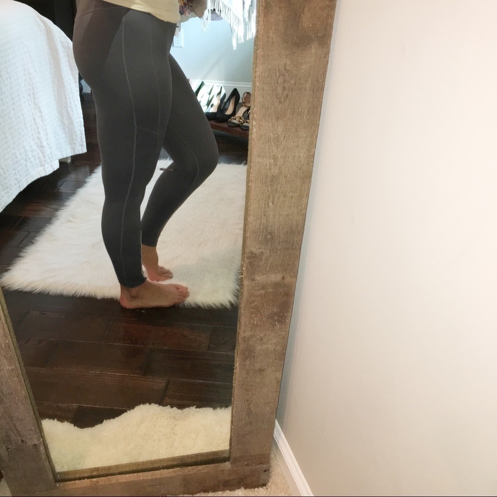 Victoria Sport small zippered yoga/gym leggings - Picture 2 of 4